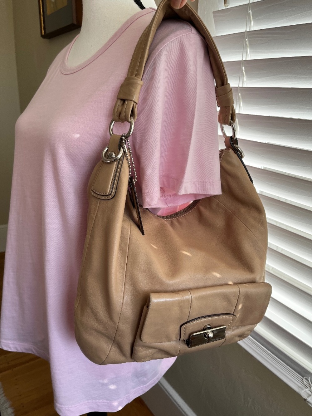 AUTHENTIC COACH Kristin #14783 Biege/Ivory Leather Hobo & Crossbody Bag